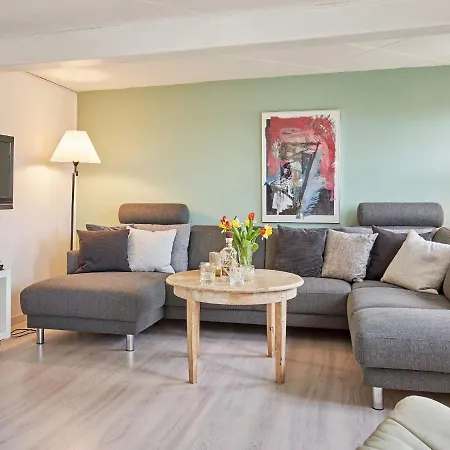 בית נופש 6 Person In Aakirkeby Åkirkeby