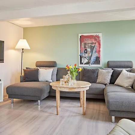 6 Person In Aakirkeby Vakantiehuis